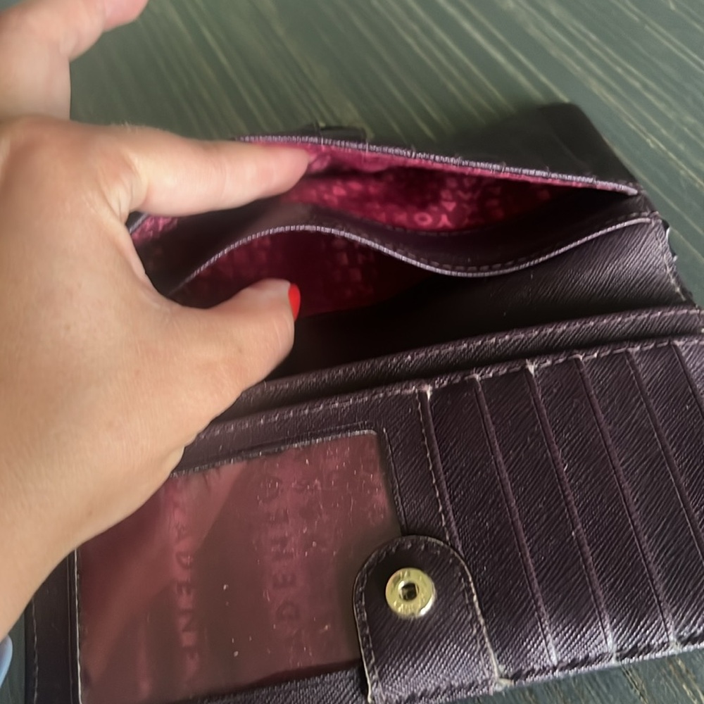 Kate Spade Wallet. - Picture 6 of 7